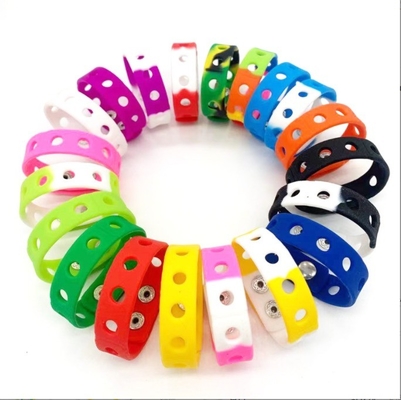 Personalisiertes Silikon Gummi Armband Armband mit Löchern Anpassbar und langlebig