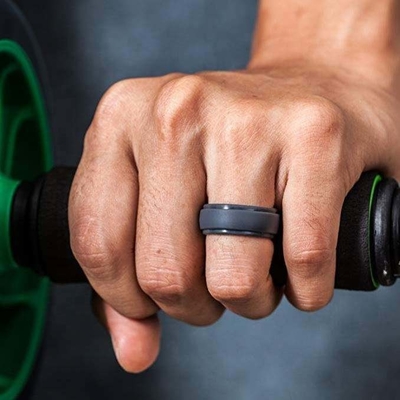 Silikon-Hochzeitsring für Männer Schritt Edge Schlankes Design 4 Packungen Singles Formen Service