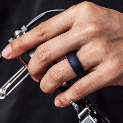 Custom Design Öko-freundliche Silikon Gummi Finger Ring Flexible und langlebige Hochzeitsband