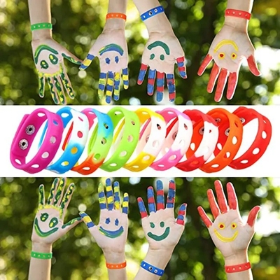 Silikon-Armband für die Erziehung Baby Schmuck Anhänger Mode Stil Handgelenk Spielzeug Weichgummi Kindergeschenk