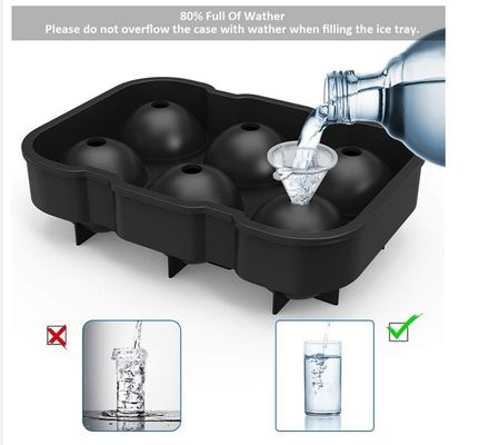 Schnell machen Sie Whisky-Rundenkugeln mit einem wiederverwendbaren Silikon-Eiswürfel