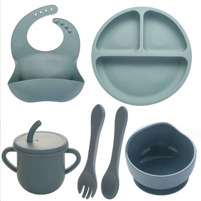 Kein Design-Stil Silikon-Fütterungs-Set Voll Abendessen Teller Schüssel Tasse Löffel Gabel Spork für Säuglinge