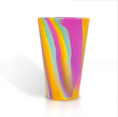 Unzerbrechliche Reisemügel 600 ml Customized Logo Silikon Wasserbecher für Kaffee und Tee