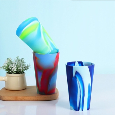 Silikon-Tasse für Lebensmittel, zusammenklappbar, unzerbrechlich Trinkbecher für Reisen, gemischte Farbe