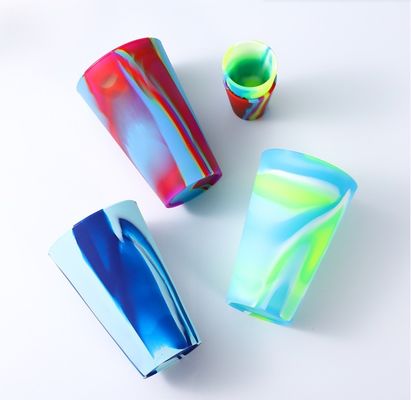 Zuhause Küche Nachhaltige farbenfrohe Silikontrinkbecher für kundenspezifische wiederverwendbare Kaffeetasse