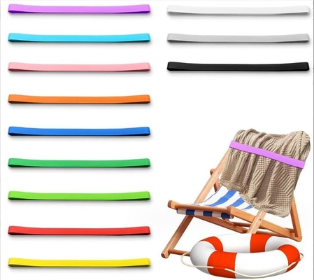 Farbenfrohe Stretch-Gummi-Strandhandtücher für Liegestühle auf Strandpool-Kreuzfahrtsesseln