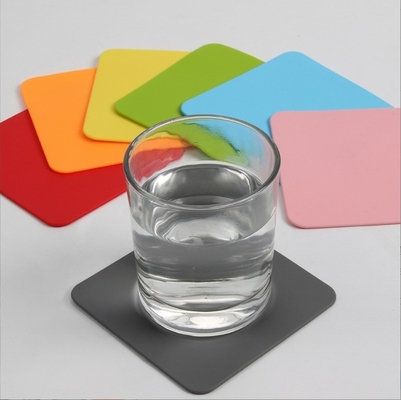 Silikon-Taschen-Coaster schieberegener Wärmebeständiger Coaster für Getränke auf Tischdekoration